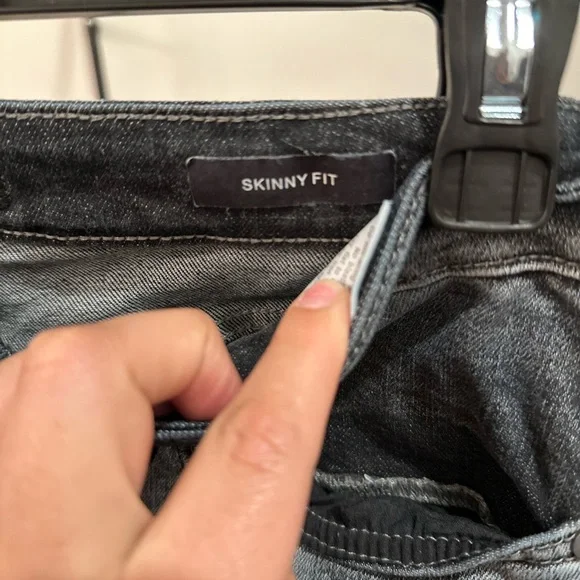 Judy Blue Jeans Womens 15/32 Jaycie Skinny Fit Raw Hem Grayish Black JB88165 - Picture 2 of 8